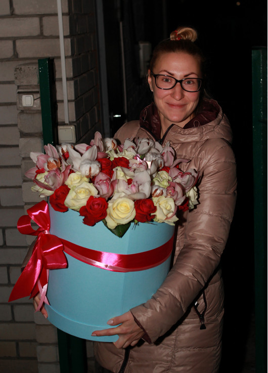 Premium flowers in a box