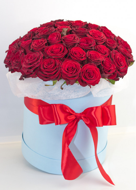 51 roses in a hatbox