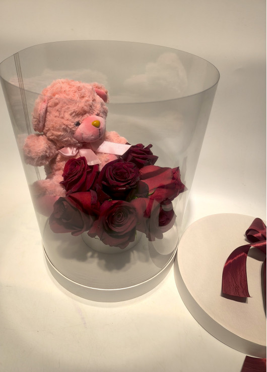 Panoramic box with a bear and roses