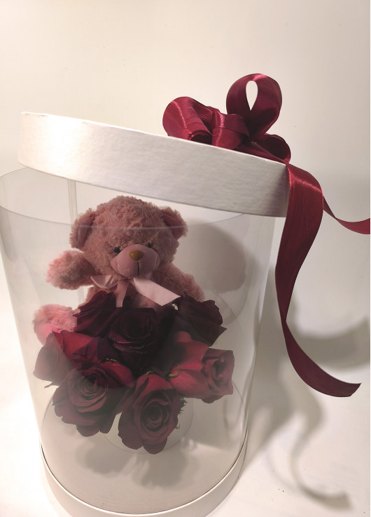 Panoramic box with a bear and roses