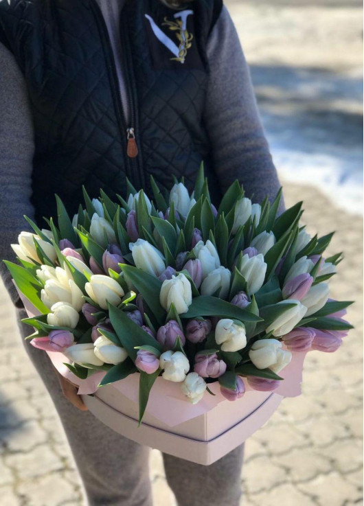 51 tulips in a hat box