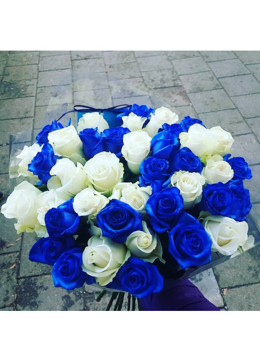 Laguna 51 blue and white roses