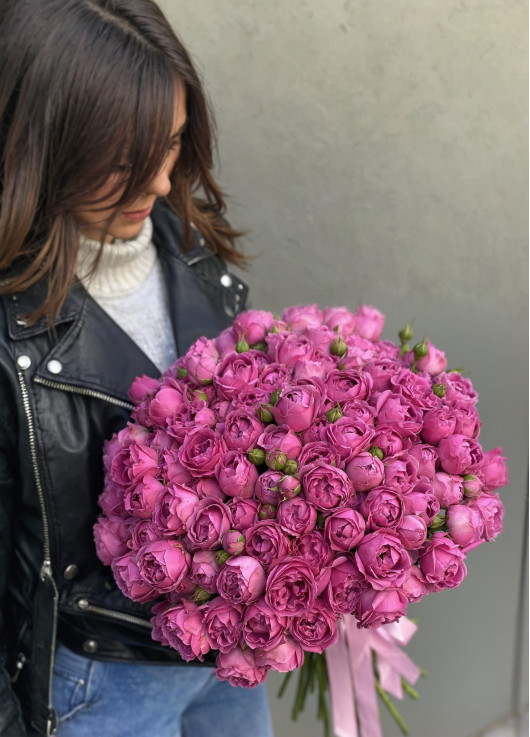 Shrub peony rose "Bubbles" in a bouquette