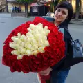 heart shaped bouquet of roses