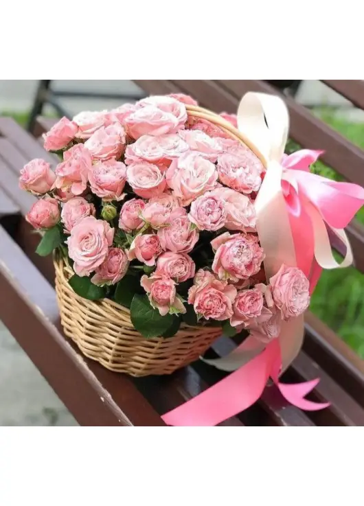 Cream Spray Rose “Madam Bombastic” in Wicker Basket (9 stems)