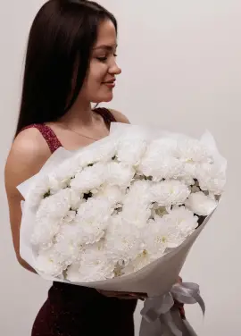 Bouquet of fluffy white chrysanthemum