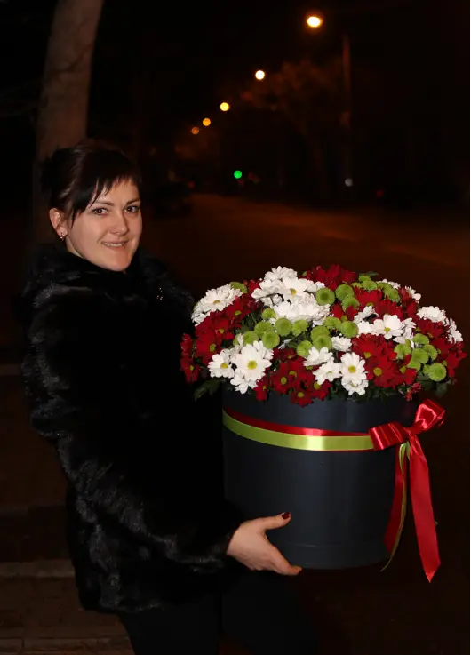 Flower mix in a hat box