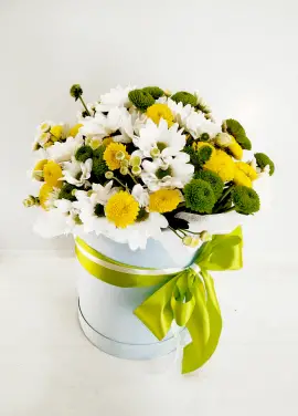 Flower mix in a hat box