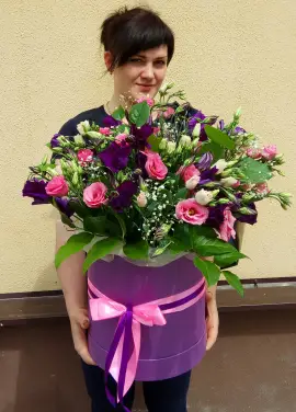 Mix eustoma in a hat box