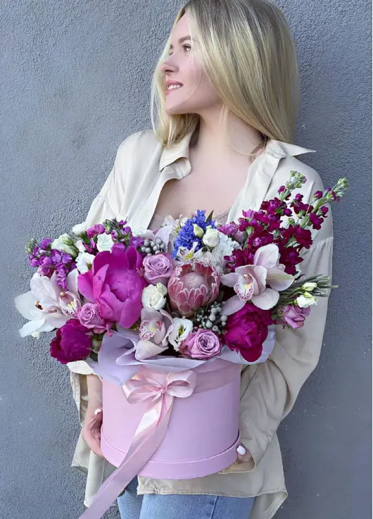 A gentle mix in a hat box