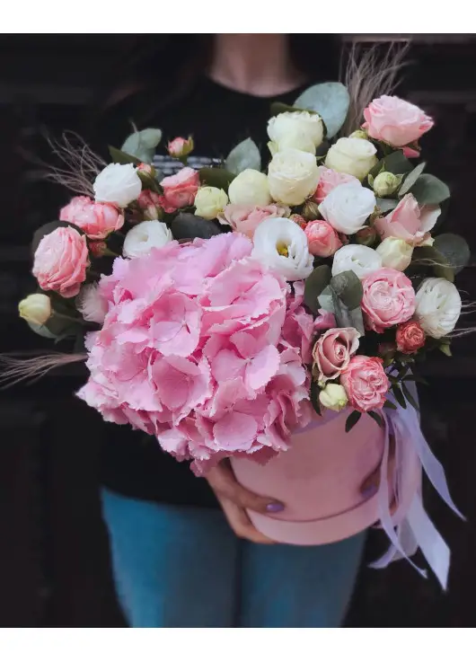 A gentle mix in a hat box