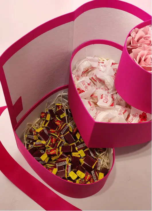Soap roses, Raffaello, Love is