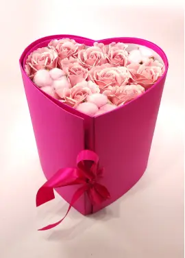 Soap roses, Raffaello, Love is