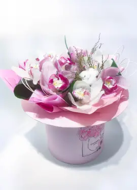 Orchids in a hat box Chanel 