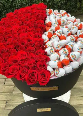 Hit of the year ! Flowers in a box with Kinder Surprise