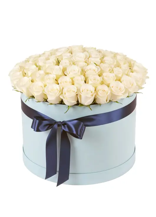 101 white roses in a hat box