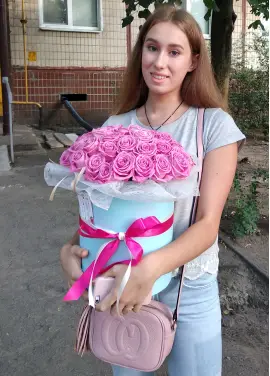 35 pink roses in a box
