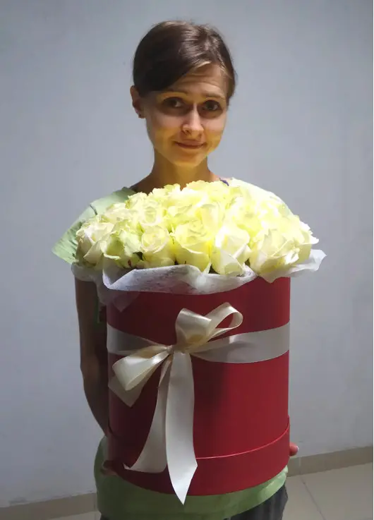 51 roses in a hatbox 51 roses in a hatbox