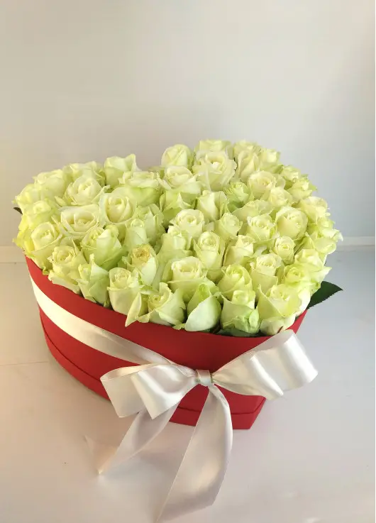 51 roses in a hatbox 51 roses in a hatbox
