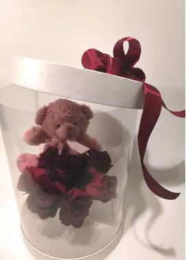 Panoramic box with a bear and roses