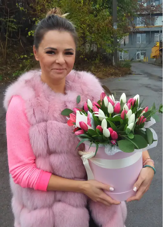 Mix Tulip in a hat box