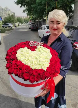 Heart of 101 roses in a box