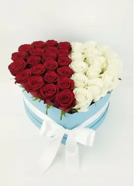 35 roses in a heart box “Contrast”