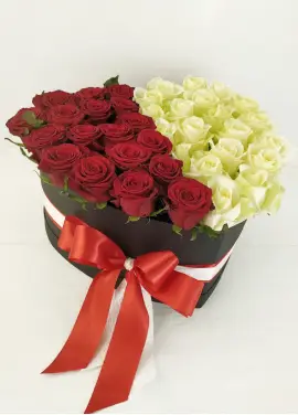 35 roses in a heart box “Contrast”