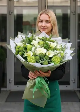 “Camilla” green & white mix bouquet (medium)