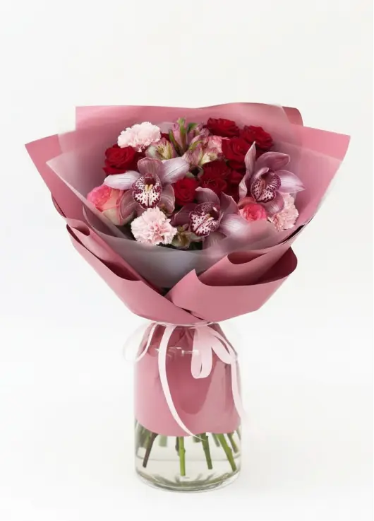 “Madlen” bouquet — medium strict orchid mix