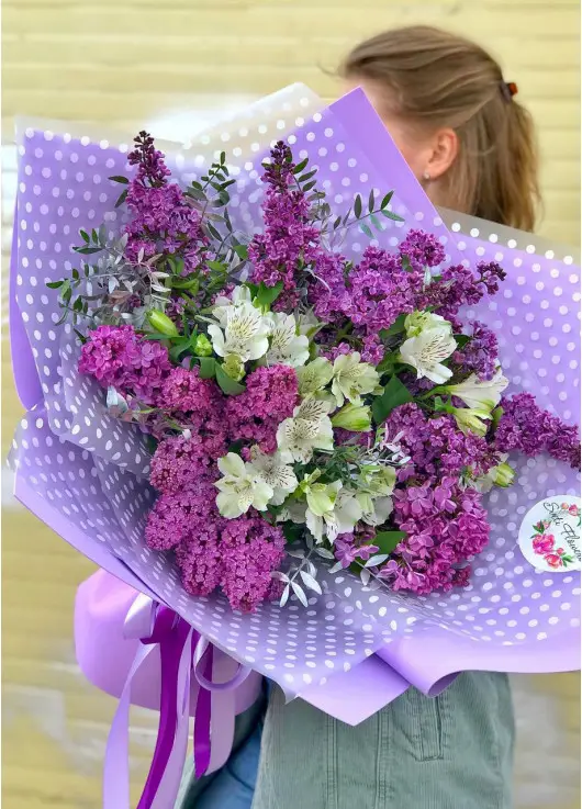 Mixed bouquet of lilacs and alstroemerias