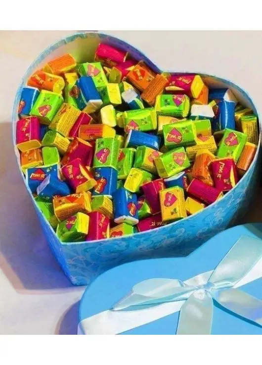 gum "Love is .." in a gift box gum "Love is .." in a gift box