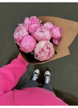 Bouquet of 7 pink peonies