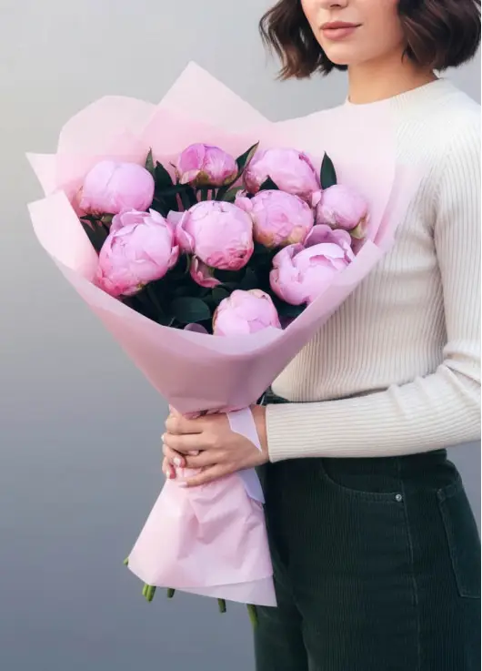 Bouquet of 9 pink peonies