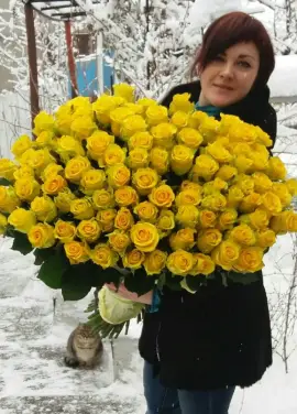 101 yellow roses