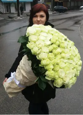 101 white roses