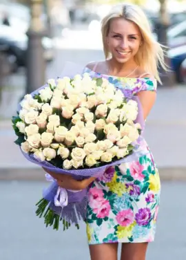 101 cream roses