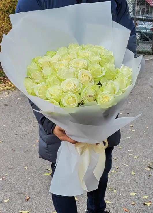 Bouquet of 19 white roses Bouquet of 19 white roses
