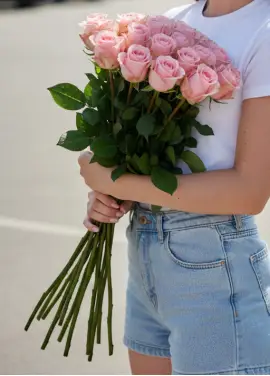 25-rose bouquet: pink roses “Jumilia”