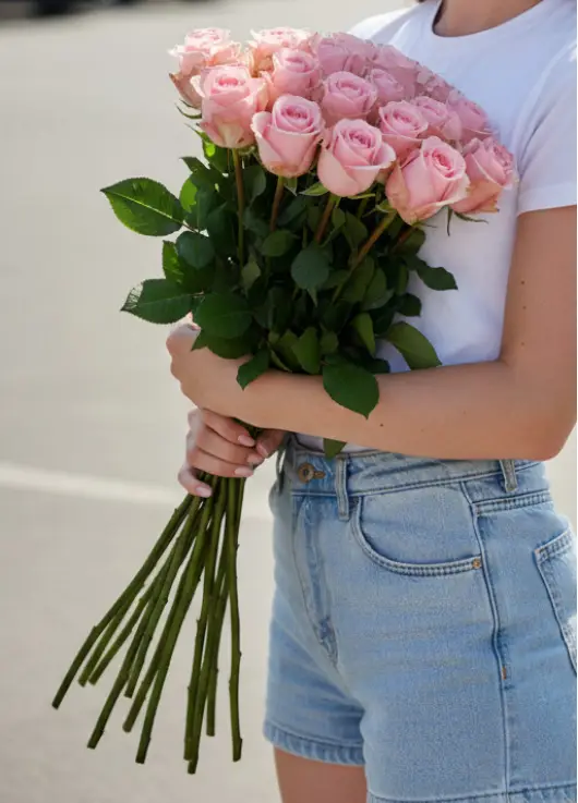 25-rose bouquet: pink roses “Jumilia”