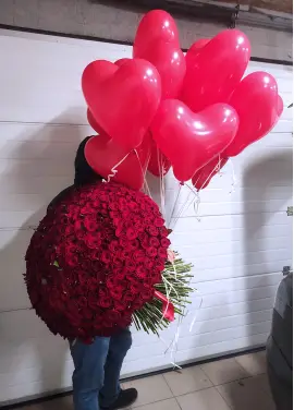 333 red roses