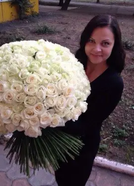 201 white roses