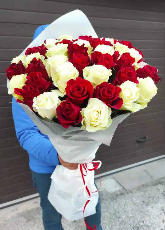 35-rose red & white mixed bouquet
