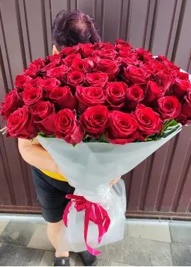 45-rose bouquet: red roses “Prestige”