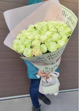 75-rose bouquet: white roses “Avalanche”