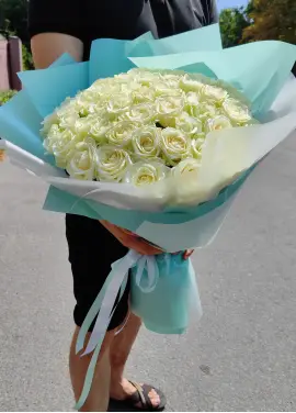 75-rose bouquet: peach roses “Peach Avalanche”