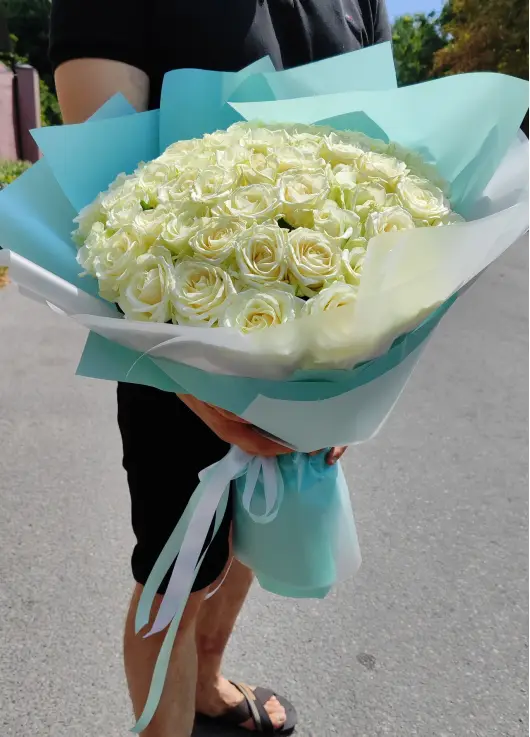 75-rose bouquet: peach roses “Peach Avalanche”