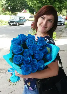 Blue import roses 