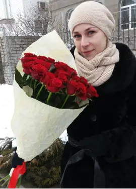 15-rose bouquet: red roses “Prestige”