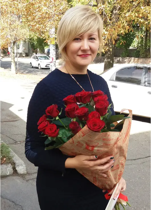 11-rose bouquet: red roses “Grand Prix”